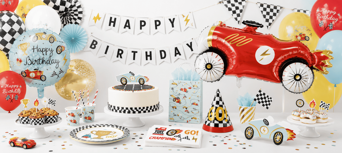 Auto Party Dekoration mit Rennwagen Folienballon, Rennstrecken-Deko, Ballons, Partygeschirr und Geburtstagszubehör für den Kindergeburtstag