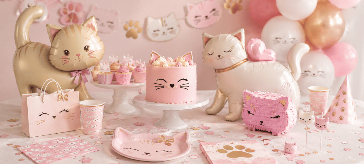 Hochwertiger Katzenparty-Kategoriebanner mit niedlichen Katzen-Folienballons, rosa Partydekoration, Katzentorte und passendem Partyzubehör in Pastelltönen.
