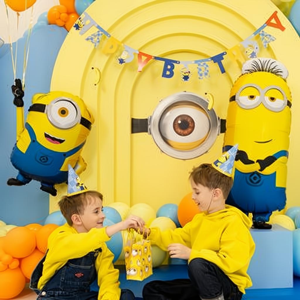 Geschenktüten aus Papier Minions, 12x15.5x6 cm, Gelb PartyDeco 3